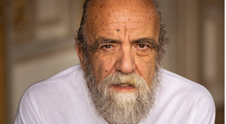 Giobbe Covatta: &laquo;Ridere esorcizza la paura&raquo;