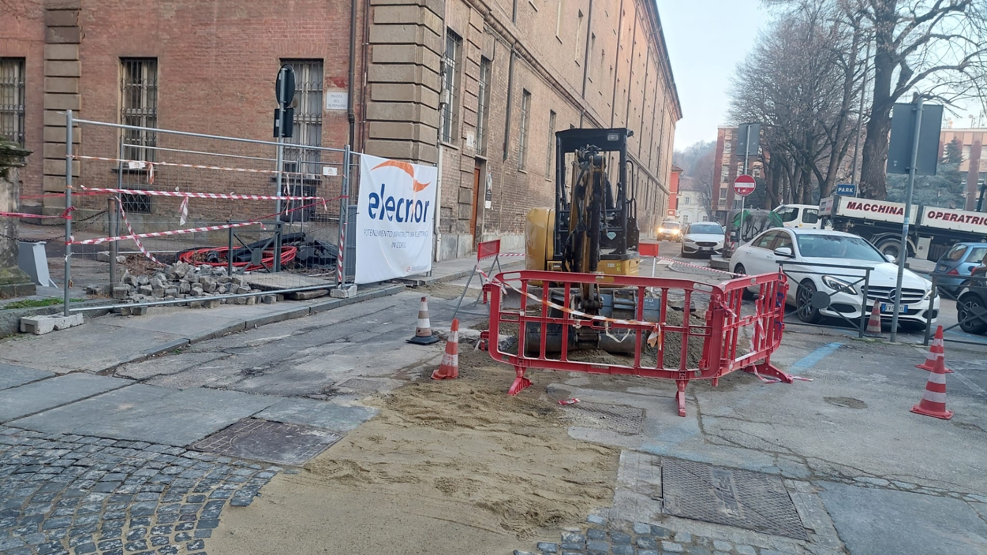 Il cantiere in piazza Catena