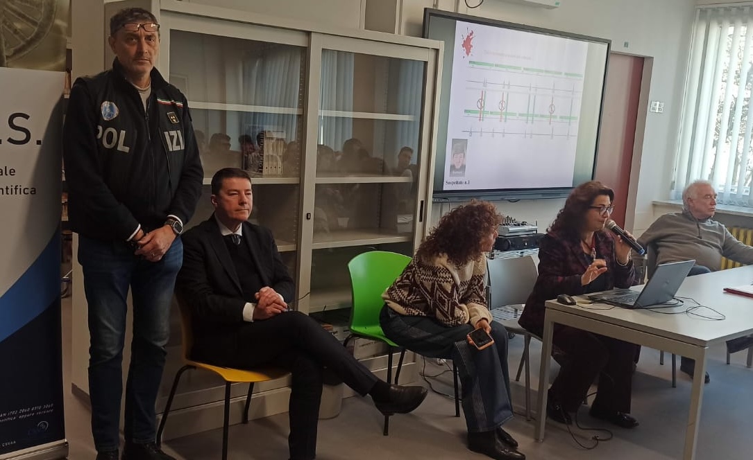 Gli esperti dell'ACAPS al Liceo Scientifico