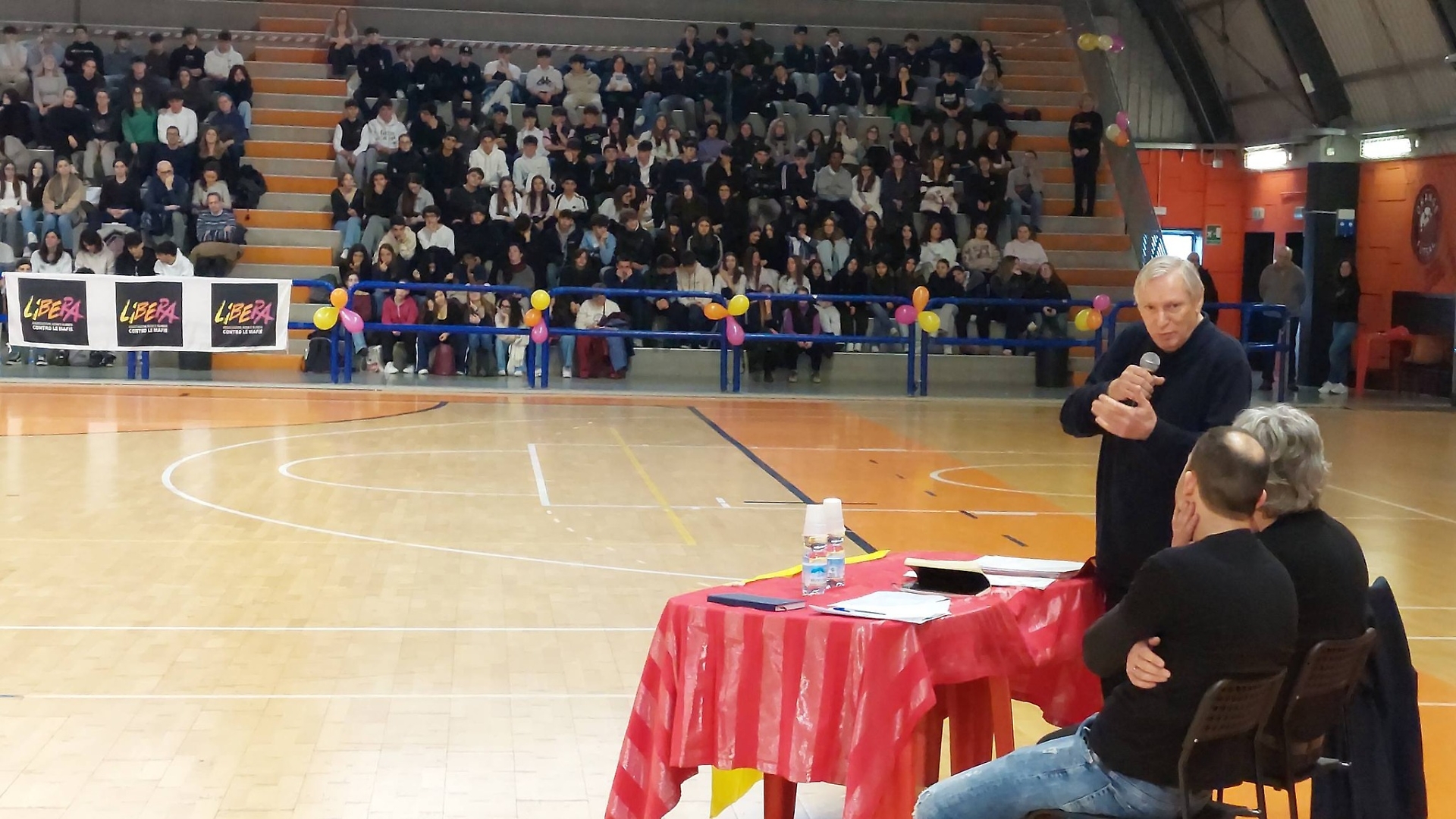 Don Luigi Ciotti al Palasanquirico di Asti