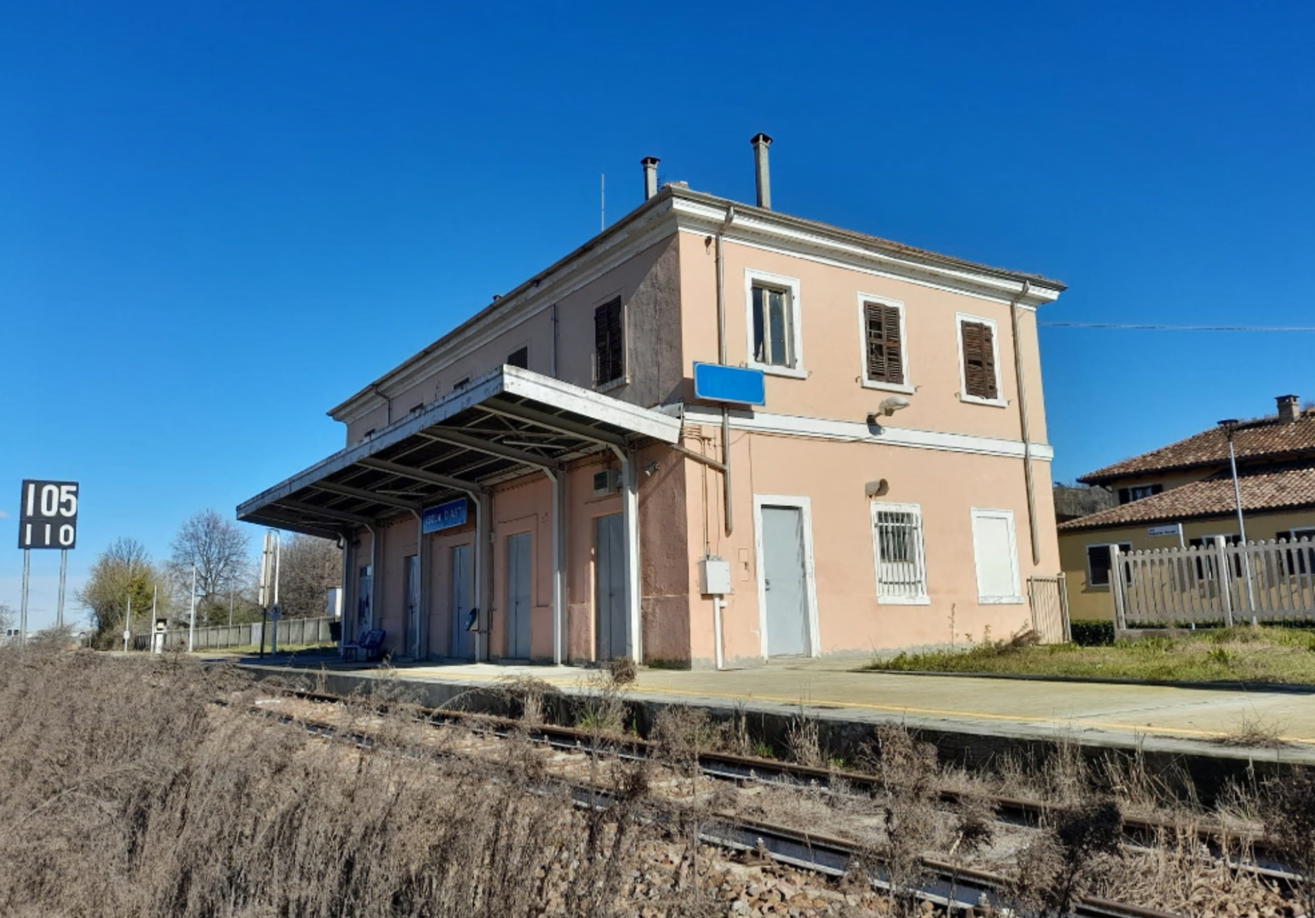 La stazione ferroviaria di Isola d'Asti