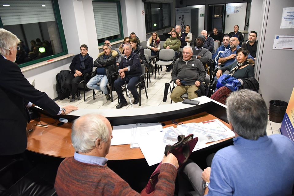 Asti: si delinea il mercatino natalizio dell'ASCOM sotto i portici - La Nuova Provincia - Asti