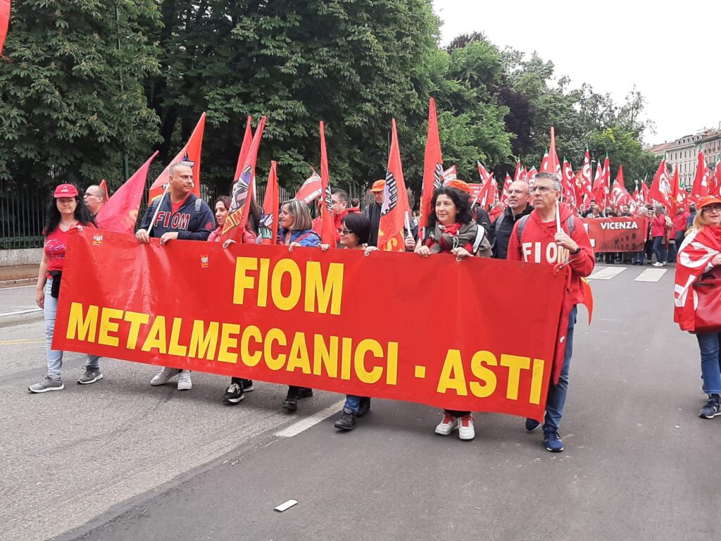 Duecento Astigiani Alla Manifestazione Di Cgil, Cisl E Uil A Milano