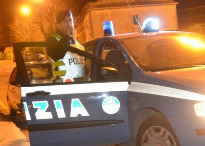 15enne danneggiava autoin sosta in corso Savona