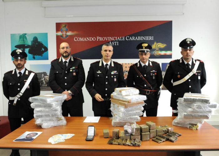 163 chili di hashish nel furgone,arrestato 35enne di Agliano