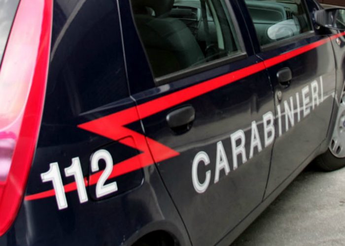 16enne fermato dopo un incidente: guidava senza patente, targa e assicurazione