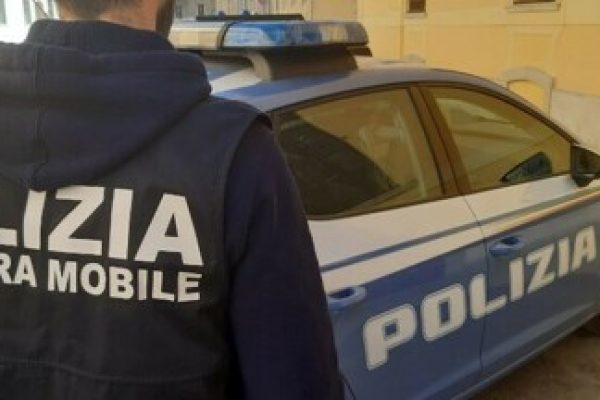 Squadra Mobile Violenza sessuale aggravata Arresto