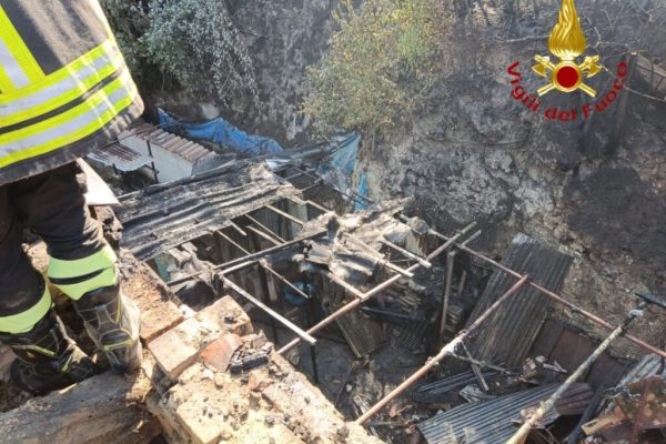 333FDBFB-48EE-4594-BD3D-107D0E59C3A4