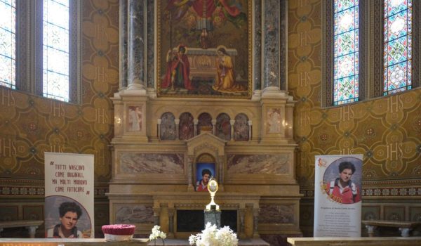 Acutis mostra con reliquia Madonna del Portone