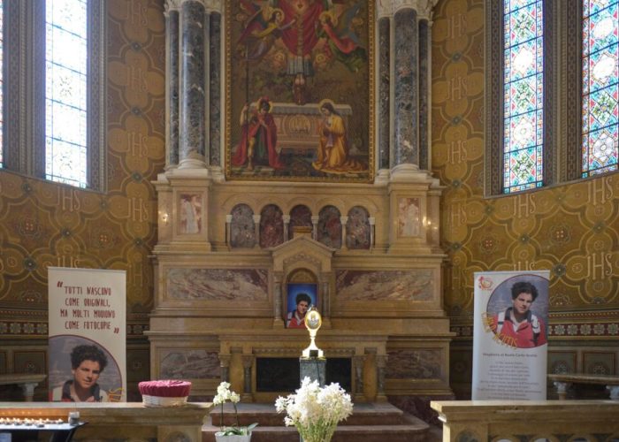 Acutis mostra con reliquia Madonna del Portone