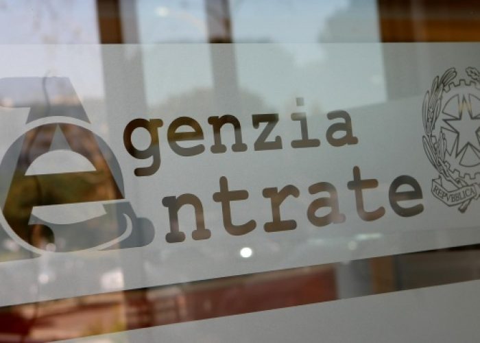 Agenzia Entrate, denunciati 13 furbetti