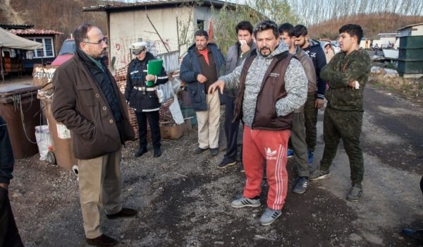 Una delle prime visite del sindaco Rasero al campo rom