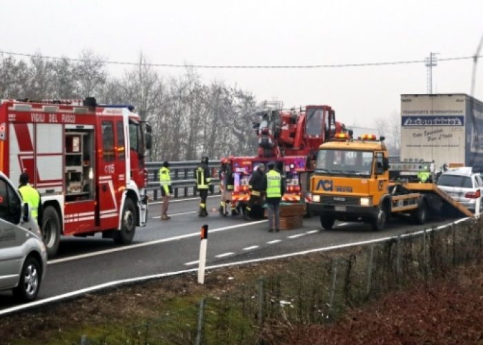 Asti: il cordoglio per le vittime dell'A21