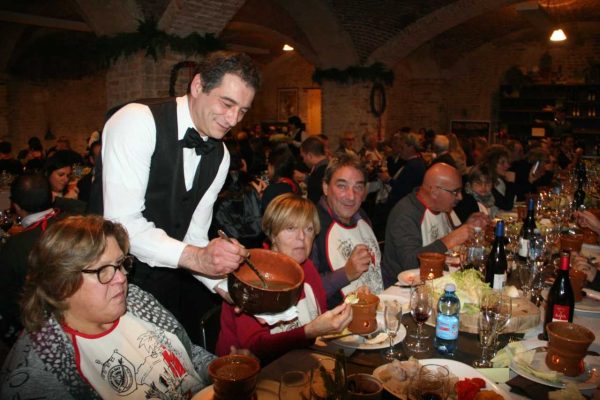 Un momento di una precedente edizione del Bagna Cauda Day