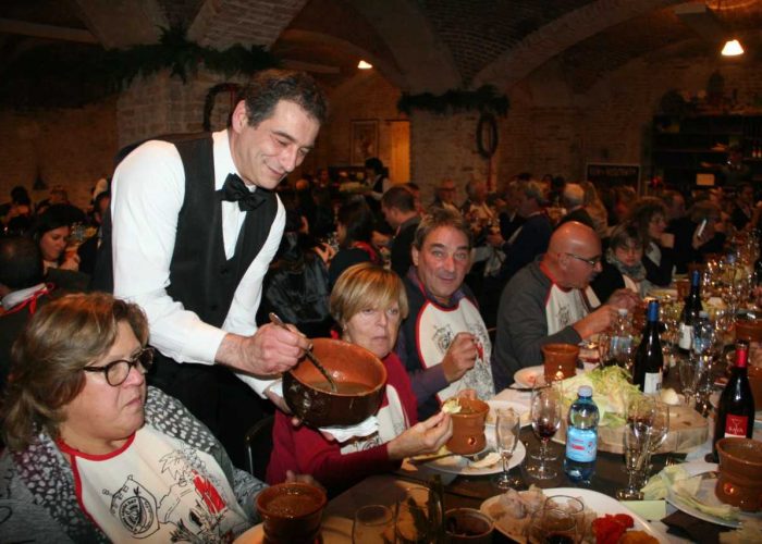 Un momento di una precedente edizione del Bagna Cauda Day
