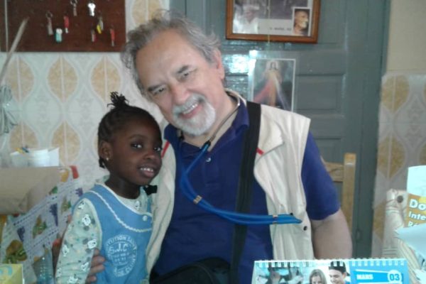 Bertola e una piccola africana