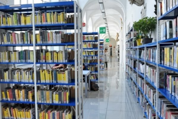 Biblioteca: contratti di servizio triennali