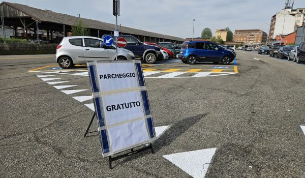Cartelli Fs parcheggio gratuito al Babilano