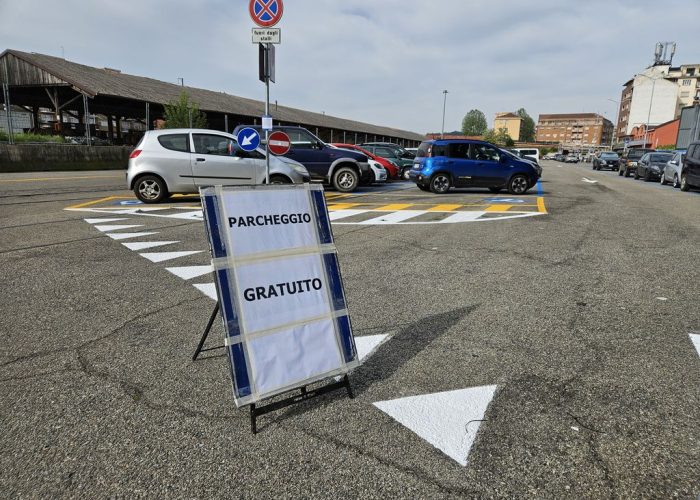 Cartelli Fs parcheggio gratuito al Babilano