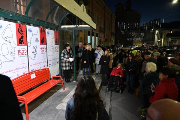 Cna una panchina contro la violenza