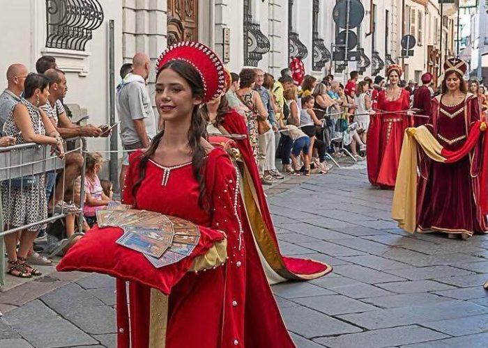 Comitato palio Nizza vestito