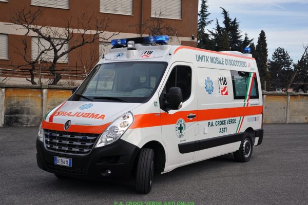 Una delle ambulanze della Croce Verde di Asti