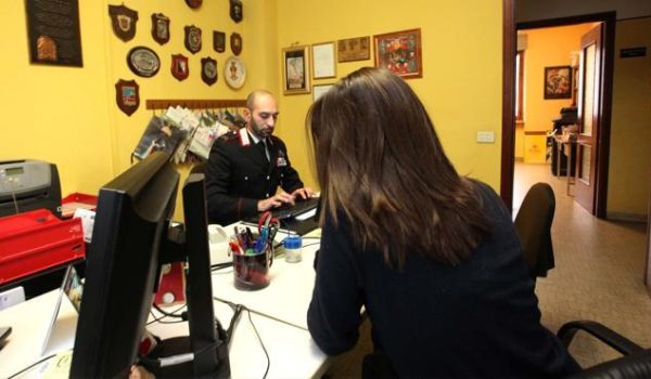 DENUNCIA_DI_STALKING_PRESENTATA_IN_CASERMA_CC