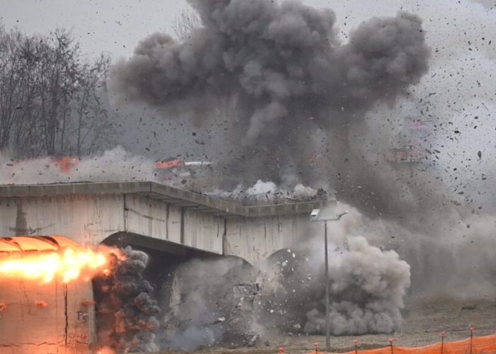 Demolizione ponte Rochetta Tanaro