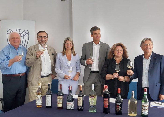 Douja d'Or rassegna Vermouth presentazione