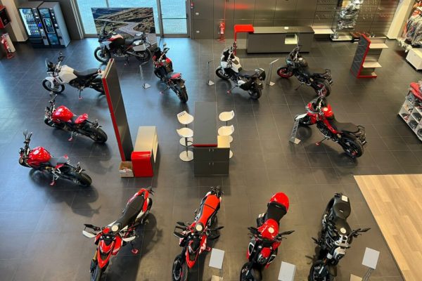 Ducati_Alessandria_showroom2