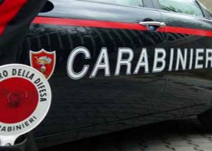 Due arrestati per estorsione: hanno 70 e 17 anni