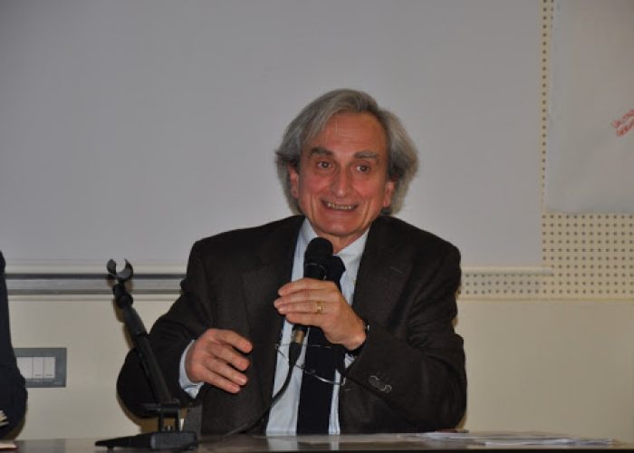 Convegno del Club UNESCO di Asti su “Colline, paesaggio, patrimonio culturale, educazione ambientale” presso il Polo Universitario Asti Studi Superiori, Piazzale De André ad Asti, martedì 25 novembre 2014. Moderazione del Convegno da parte del Prof. Enrico Ercole (Università del Piemonte orientale).