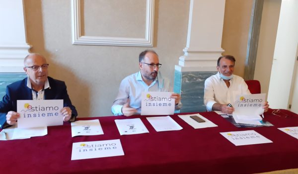 Estiamo insieme
