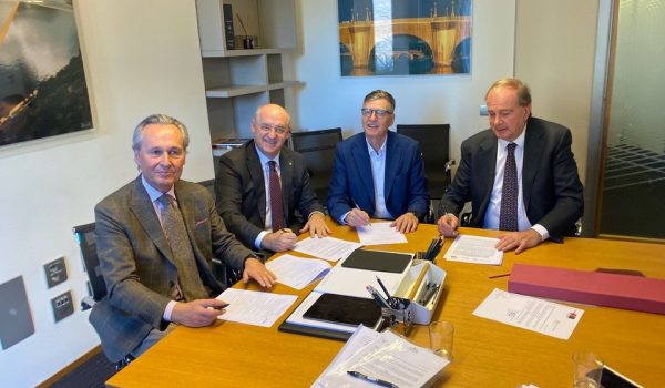 I firmatari dell'accordo di acquisto della Biverbanca