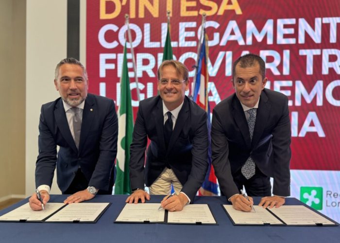 Firma accordo collegamenti ferroviari