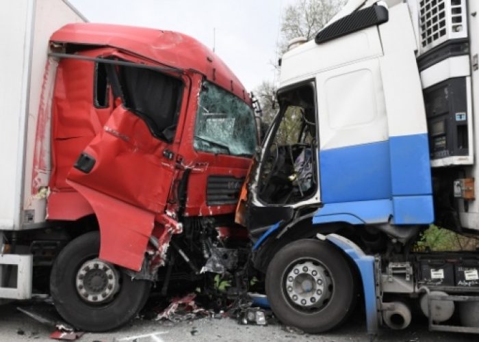 Frontale fra Tir a Bettole: feriti i camionisti