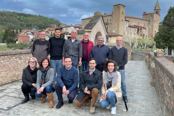 Gallareto e Uniti per Monastero