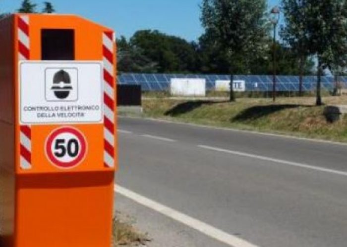 I principali rischi al volante? Distrazione e velocità