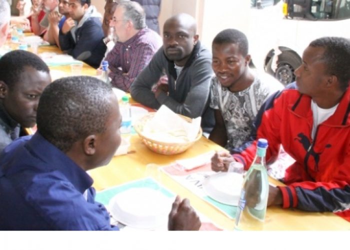 I profughi protestano per cibo e orari d'uscita