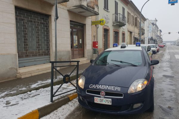 furto poste Portacomaro