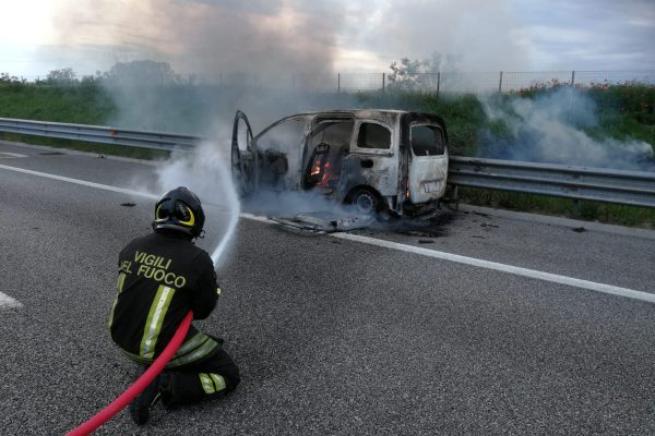incendio auto