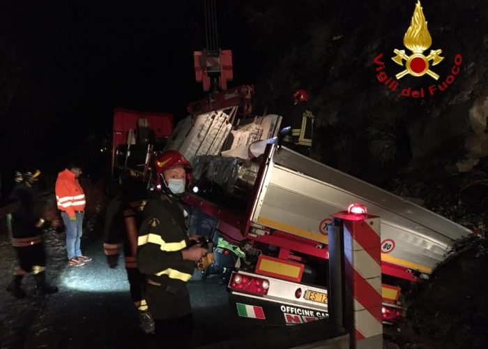 vigili del fuoco bubbio camion lastre
