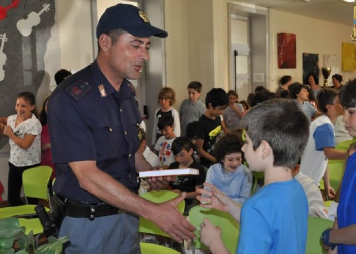 Il diario della polizia per la scuola elementare