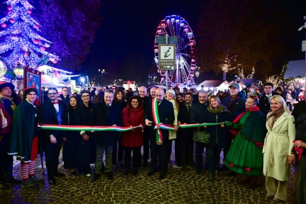 Inaugurazione Magico Paese di Natale e accensione delle luminarie ad Asti