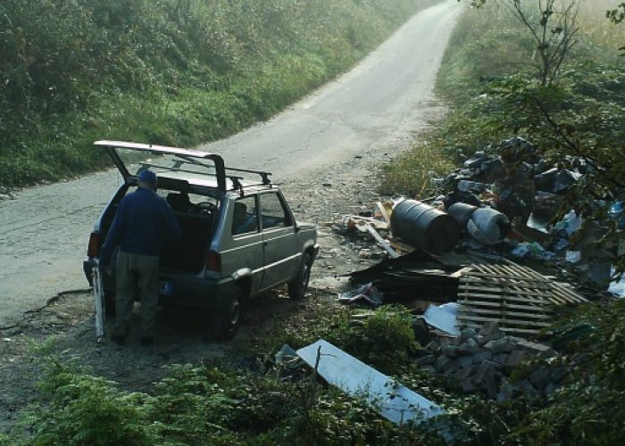 Isola, un comune in lotta con i rifiuti abusivi