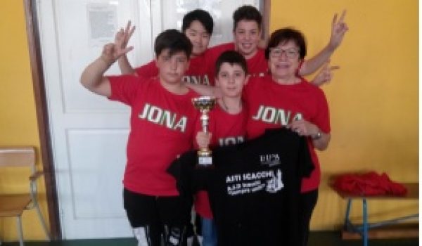 La Jona dà scacco matto!