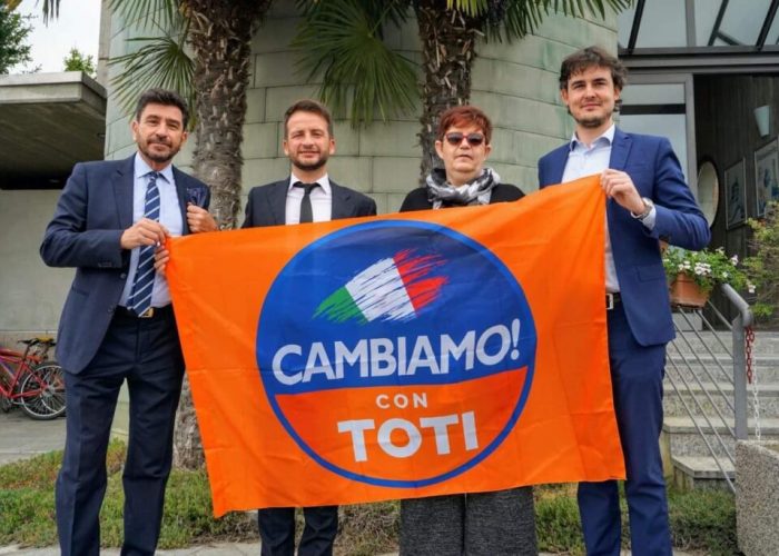 La presentazione del comitato astigiano di Cambiamo con Toti