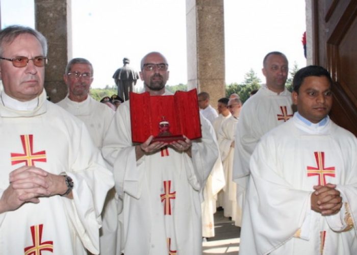 La reliquia di Don Bosco è tornata al Colle
