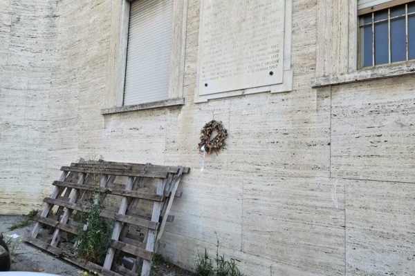 Lapide in memoria dei caduti della Repubblica Astese