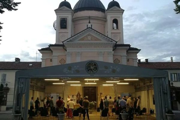 Le prove del coro della Bissoca al santuario della Madonnina